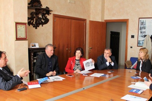 Arrivano le centraline per ricaricare in città le auto elettriche