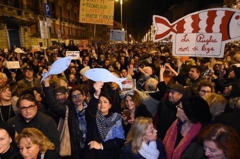 Sardine - La Puglia non si Lega