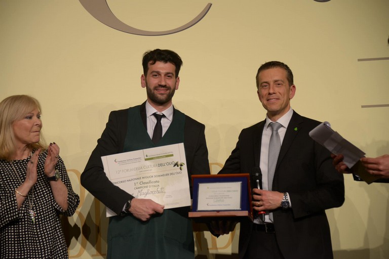 Il Miglior Sommelier d’Italia dell’Olio 2019 è il barlettano Franco Magliocchetti. <span>Foto Fondazione Italiana Sommelier</span>