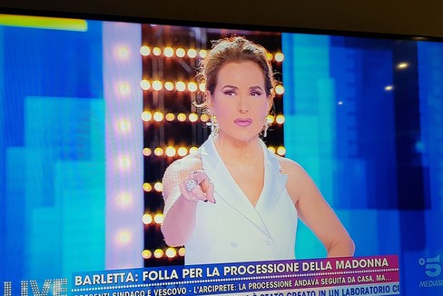 Barletta nel servizio di  "Live Non è la D'Urso "