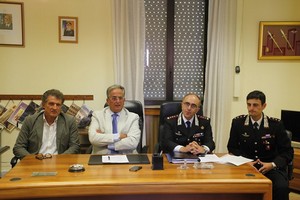 Conflitto a fuoco a Barletta tra carabinieri e rapinatori: è caccia all'uomo