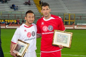 Hidetoshi Nakata e Marco Materazzi