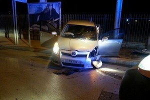 Auto rompe tubo del gas metano in via Barletta