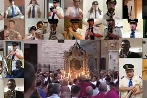 Omaggio musicale dell'associazione bandistica Disfida di Barletta