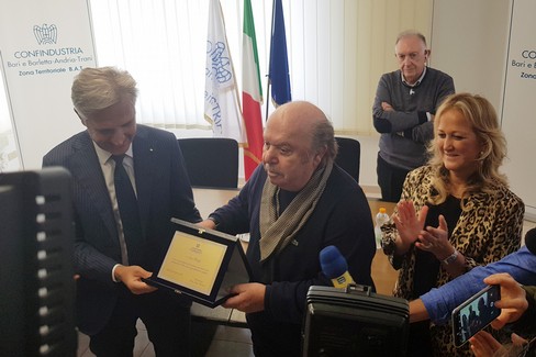 Lino Banfi premiato a Barletta da Confindustria