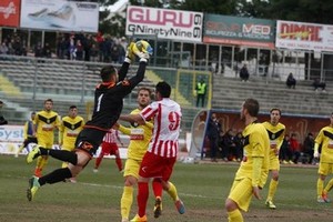 Calcio, Barletta-Ischia 3-1