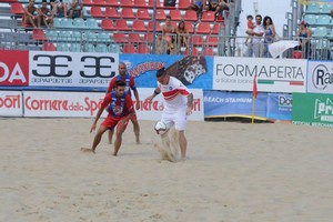 Beach Soccer, Canalicchio Catania-Barletta 6-4