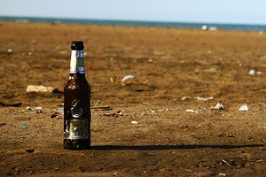 Birra Spiaggia Sporco