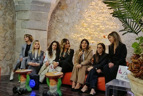  "Donne al centro ", l'iniziativa di sei giovani professioniste di Barletta