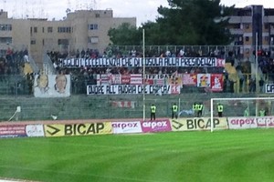 La curva del Barletta dice 