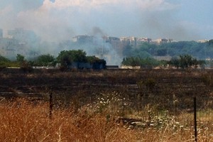 Incendio nei pressi della caserma 