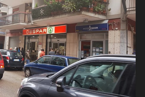 Furto al supermercato in via Rizzitelli