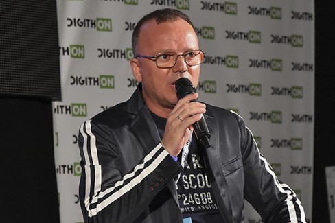 Intervista a Gigi D'Alessio al Digithon 2018