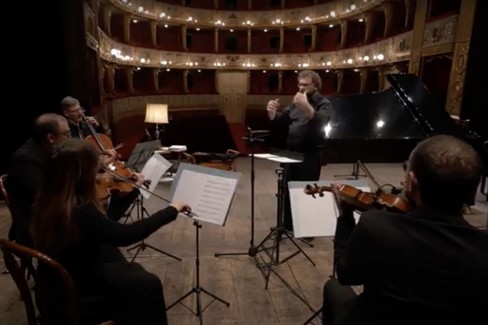  "Lunga vita alla vita! ", le note dei campi di concentramento