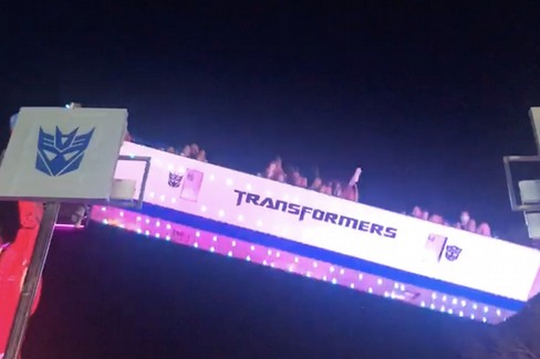 Cade da una giostra del luna park di Barletta