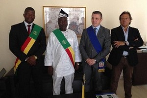 Incontro tra provincia Bat e delegazione del Benin