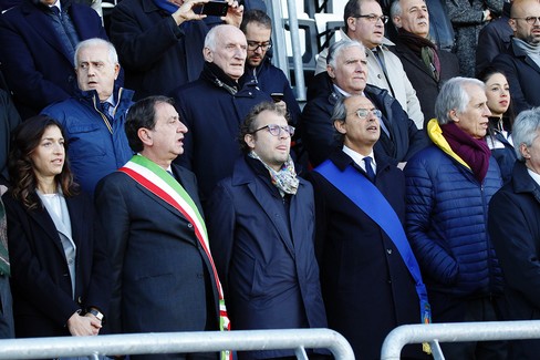 Inaugurazione pista d'atletica intitolata a Pietro Mennea, l'inno nazionale