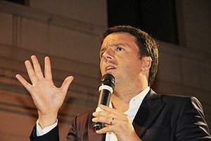 Matteo Renzi interviene per il centrosinistra a Barletta