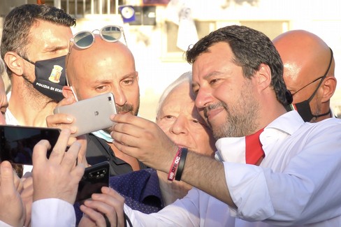 Salvini a Barletta: «Il centrosinistra? Questo giro lo perde in Puglia»
