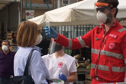 Mercato del sabato a Barletta, si procede in sicurezza ma calano le vendite