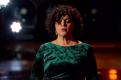 Lisa canta Mia Martini davanti a Loredana