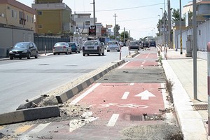 Pista ciclabile in rovina