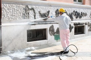 Pulizia della facciata alla D'Azeglio