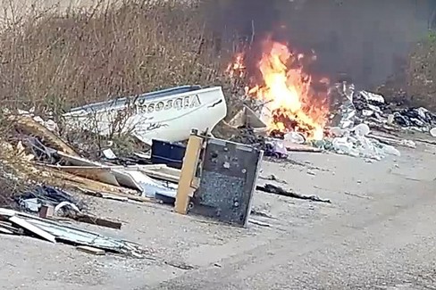 Rogo di rifiuti a Barletta immortalato dalle fototrappole