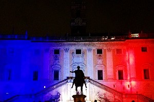 Roma col tricolore francese