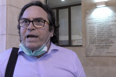 Mercato merci varie, a Barletta è caos sui posteggi