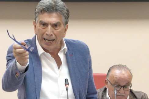 I nodi della maggioranza di Barletta arrivano in aula