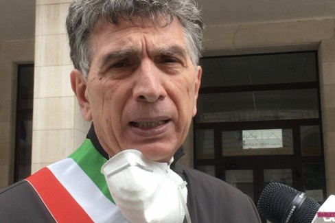 Barletta commemora le vittime del Coronavirus