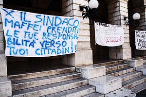 Sindaco Protesta teatro