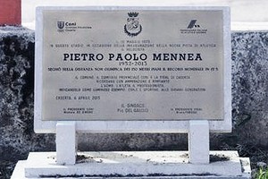 Targa a Caserta per Pietro Mennea