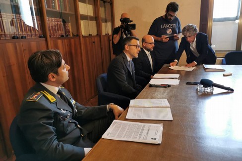 Guardia di Finanza, operazione  "Lo Specchio della Verità "