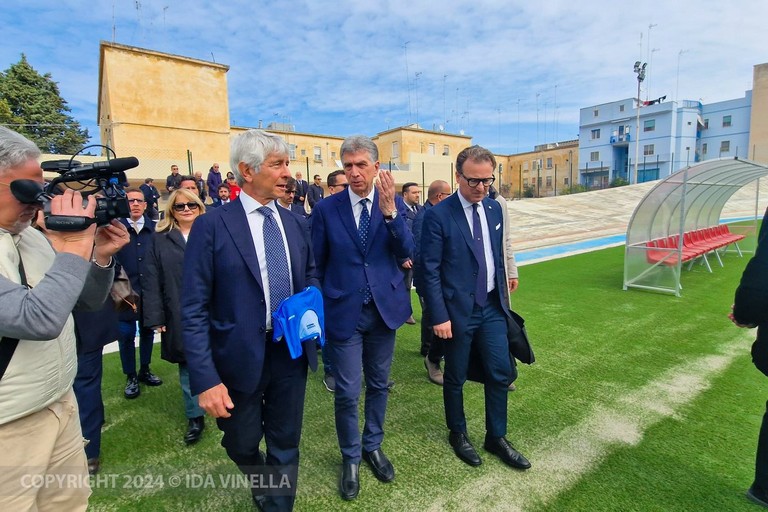 Il ministro per lo sport Abodi in visita a Barletta, nel ricordo di Mennea. <span>Foto Ida Vinella</span>