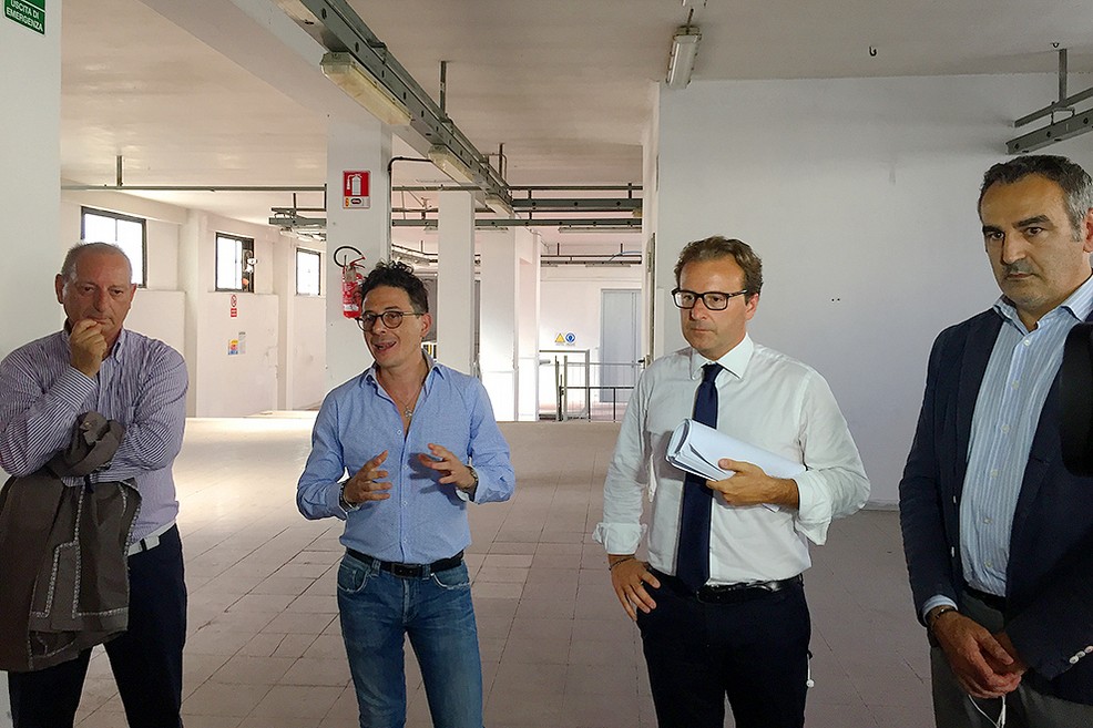 Capannoni abbandonati e nuove opportunità, la sfida delle opposizioni