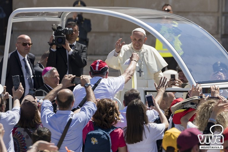 Papa Francesco a Molfetta. <span>Foto Vincenzo Bisceglie</span>
