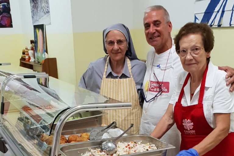 Oltre 160 kg di pesce donati dalla Capitaneria di Barletta alla Caritas