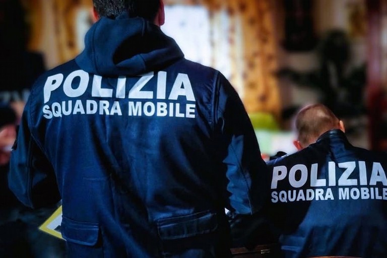 Polizia squadra mobile