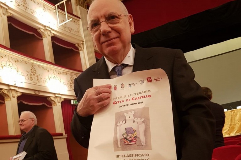 Premio Letterario Citt di Castello posto per il barlettano Giuseppe Lagrasta