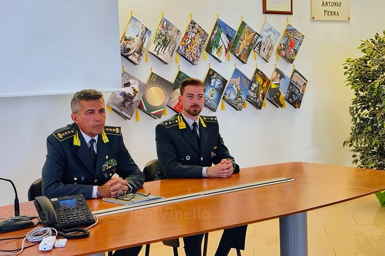 Cambio al vertice Guardia di Finanza Bat: Di Cagno traccia la rotta del nuovo comando. <span>Foto Ida Vinella</span>