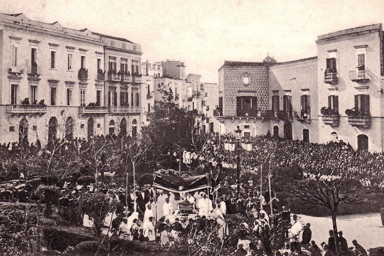 Processione Venerd Santo del in piazza Plebiscito JPG