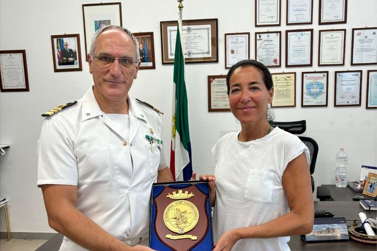 Ferragosto, la senatrice Licia Ronzulli in visita alla Capitaneria di Porto di Barletta