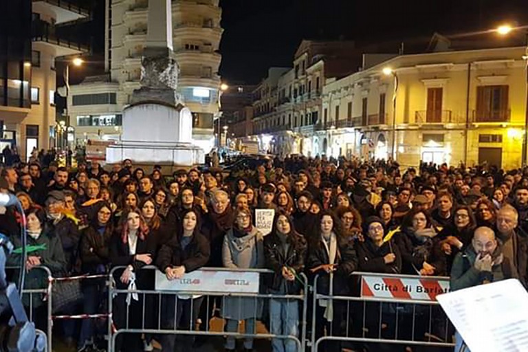 Sardine in Piazza Caduti