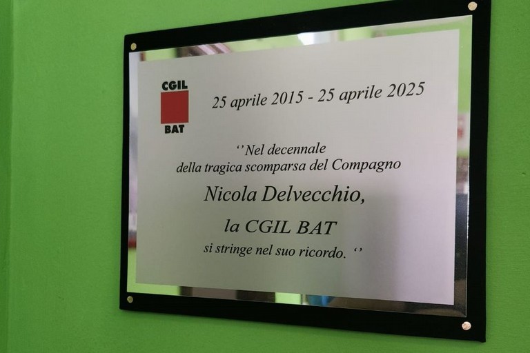 Targa in memoria di Nicola