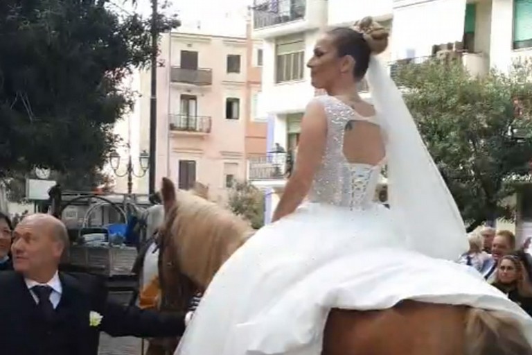 Sposa a cavallo