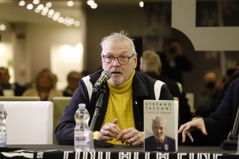 “L’arte di parare”. Il libro di Stefano Tacconi presentato a Barletta. <span>Foto Cosimo Campanella</span>