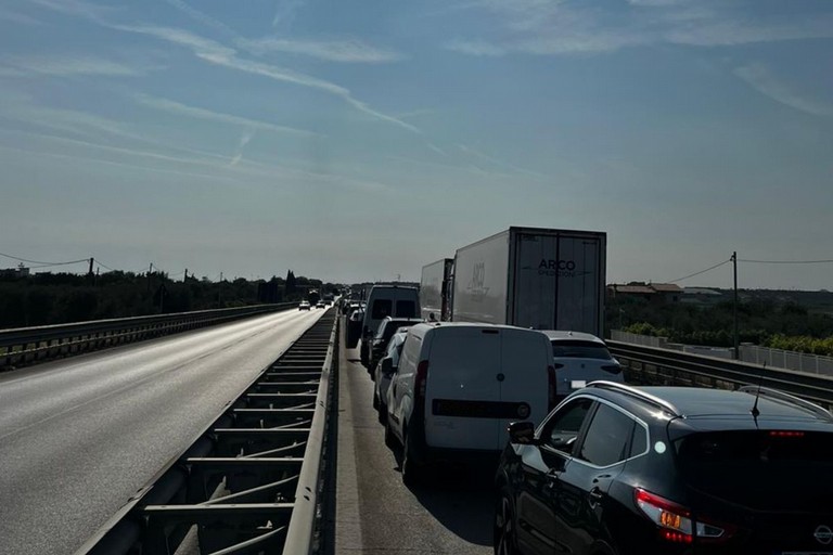 traffico rallentato SS Barletta