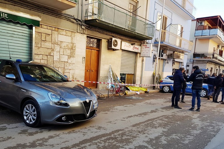 Omicidio in via Dicuonzo, si costituisce il presunto killer